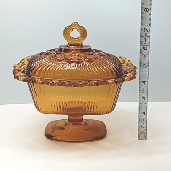 Vintage Indiana Glass amber glass, lidded pedestal candy bowl. No flaws - Picture 3 of 4